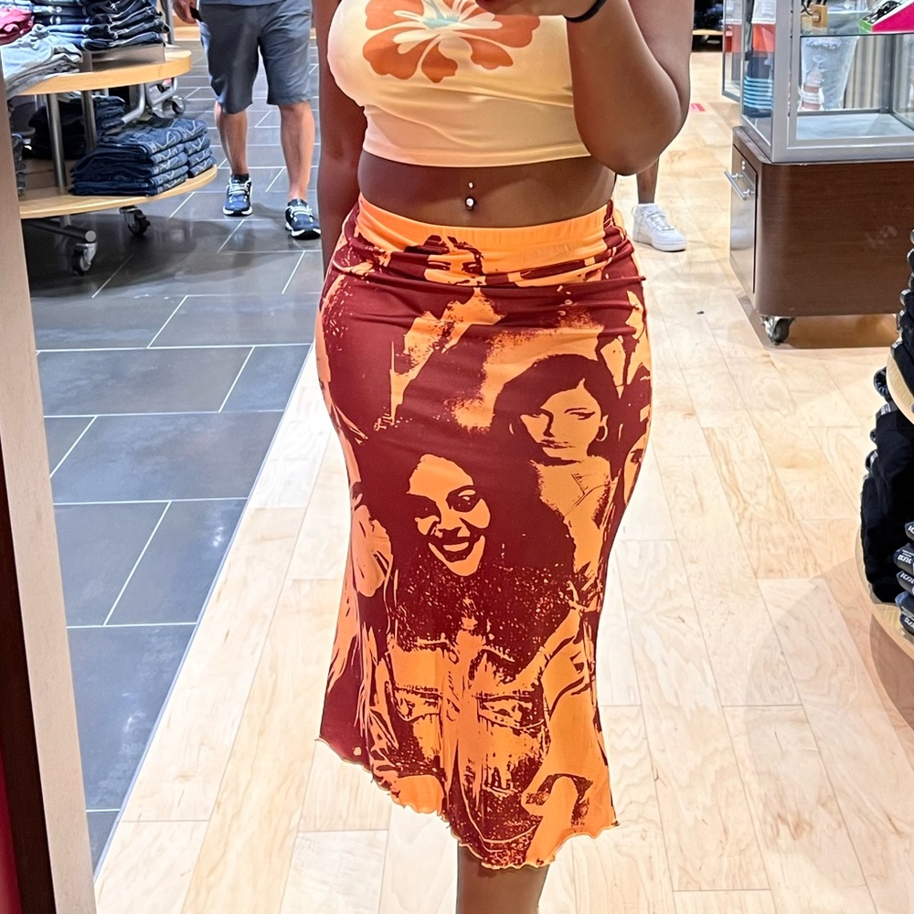 90s Figure Skirt Graphic Lettuce Trim Skirt